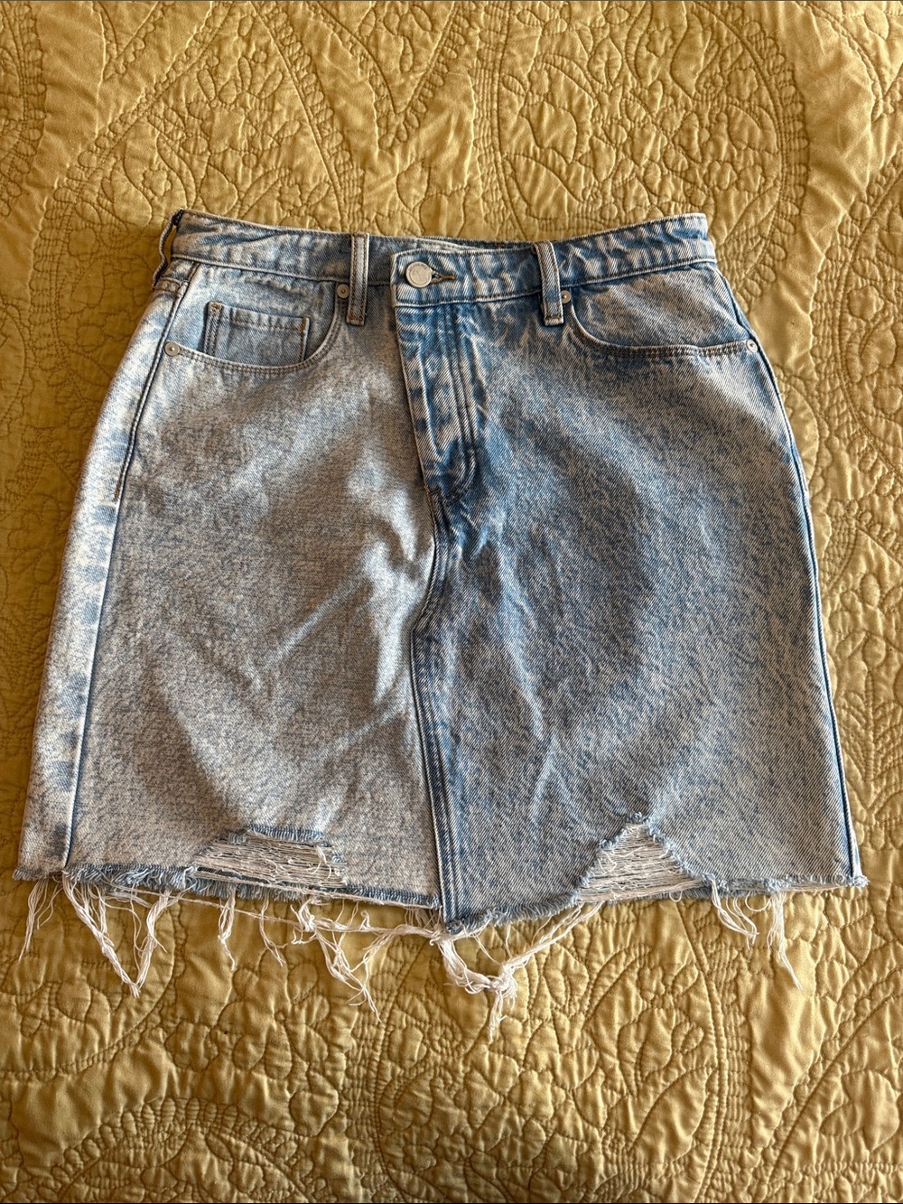 Blank NYC distressed denim skirt sz29